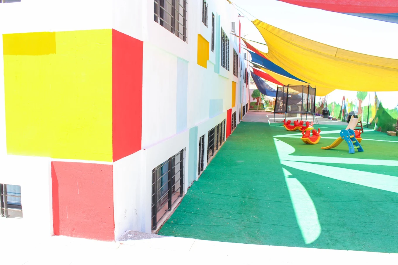 ملعب الأطفال الآمن